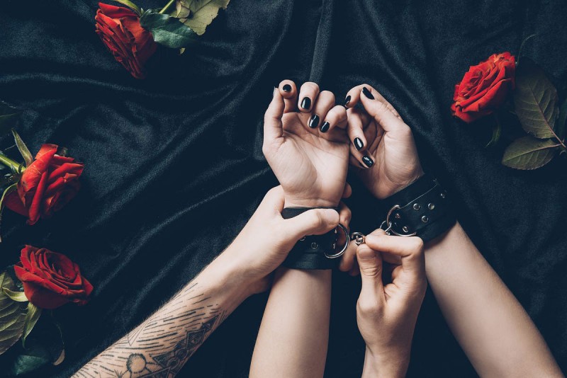 Idées des meilleurs scénarios BDSM et jeux de rôle dans la chambre à coucher